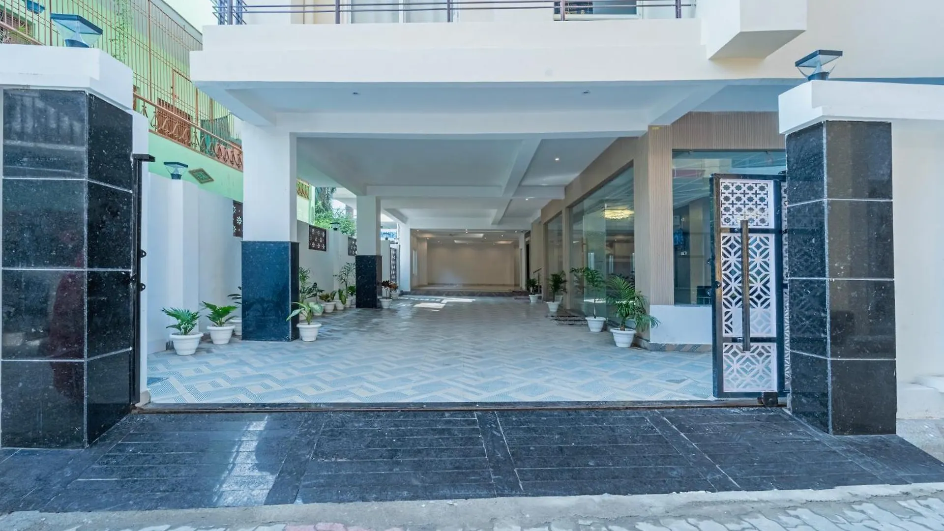 Treebo Raj Palace Varanasi 3*,