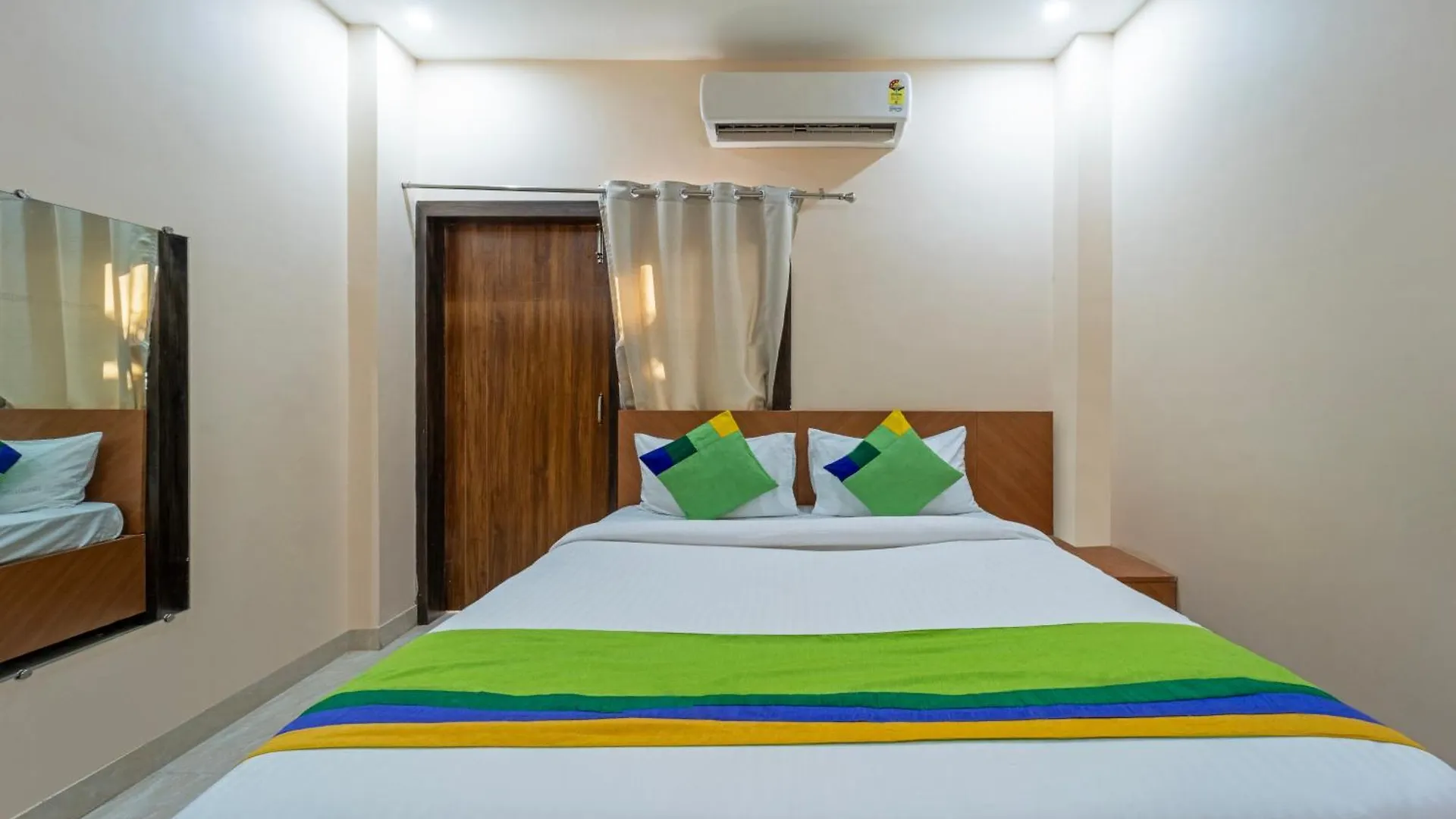Treebo Raj Palace Varanasi