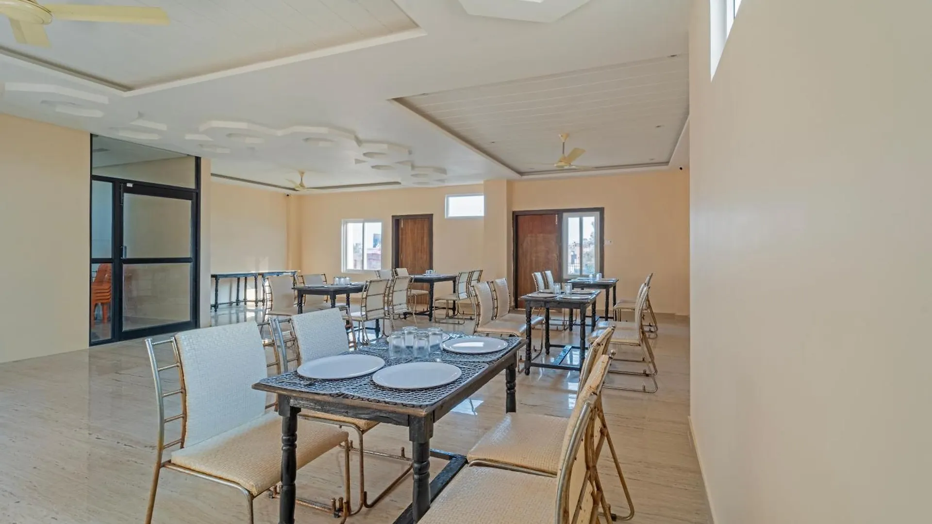 Treebo Raj Palace Benares