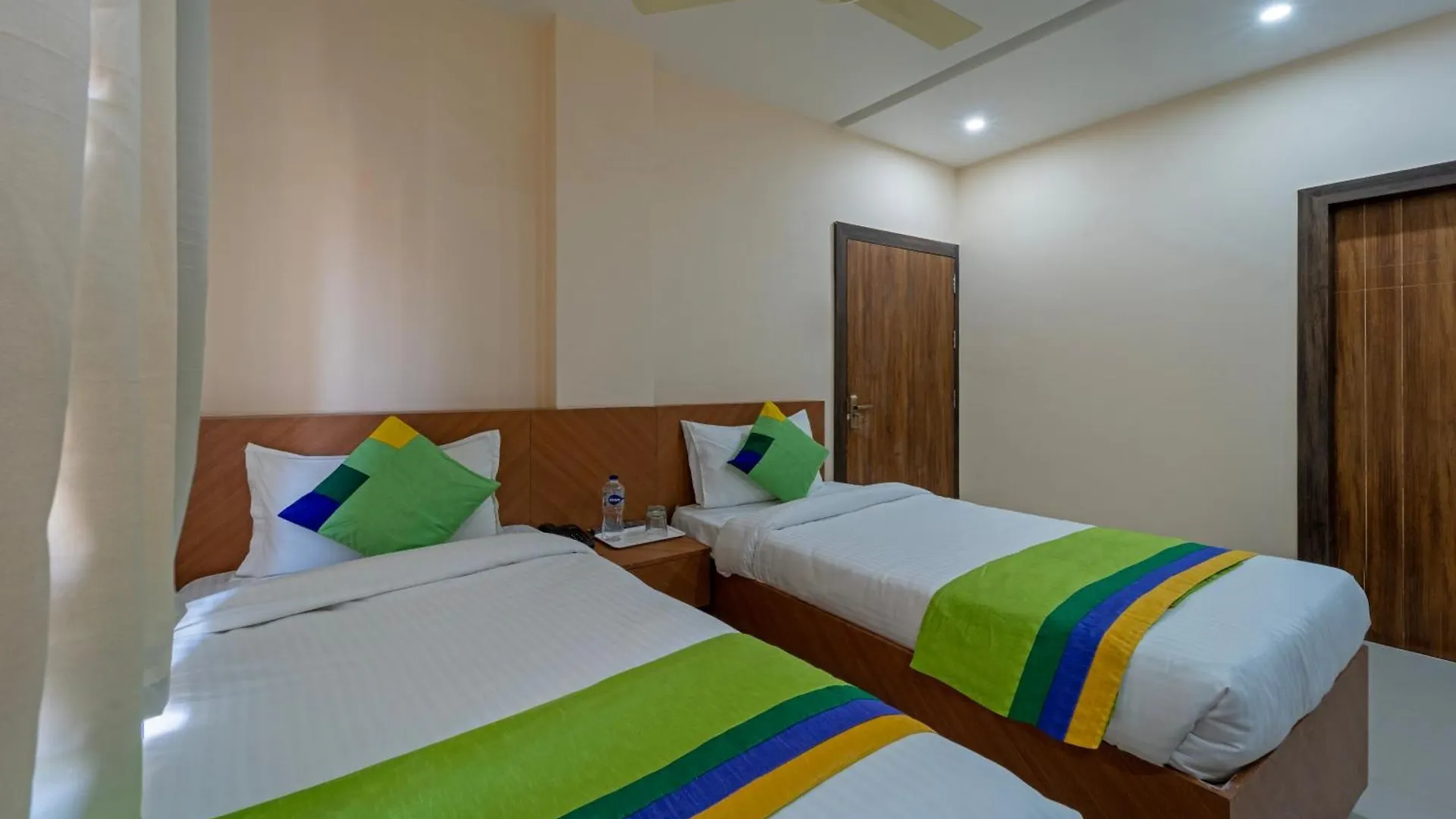 *** Hotel Treebo Raj Palace Benares India